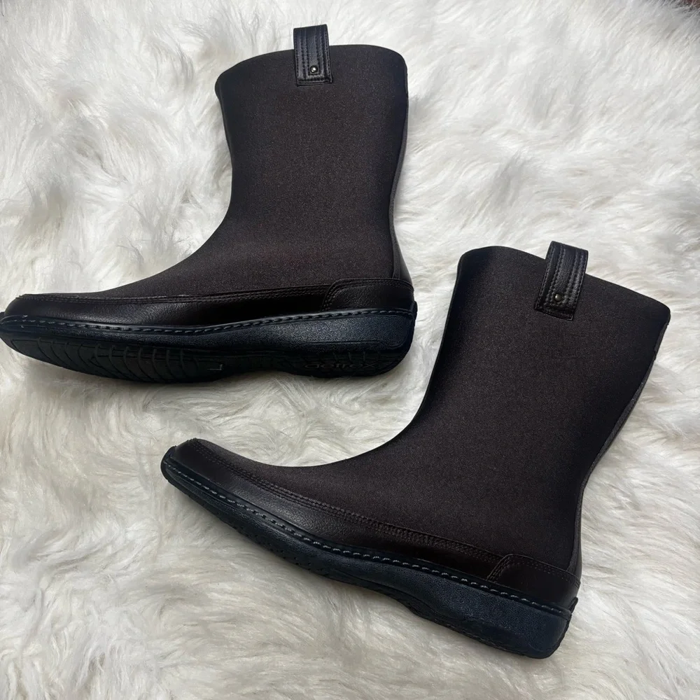 Berries by Aetrex Mid Calf Neoprene Boots in Brown and Black size 7 women’s